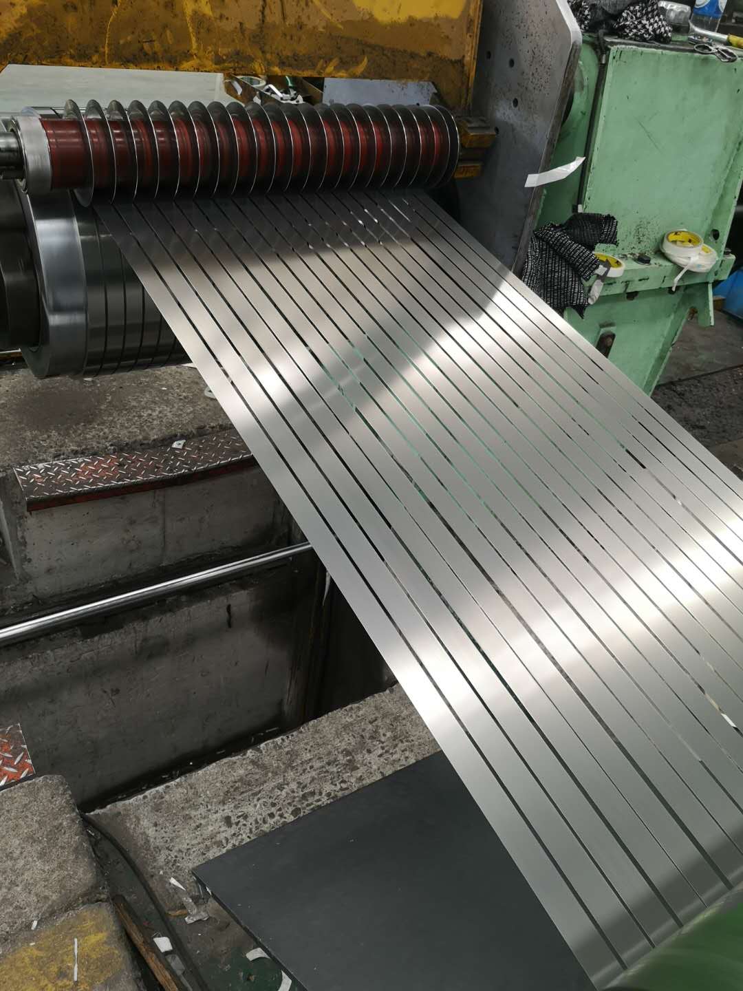 B35A440硅钢涂层M35WW440武钢卷料