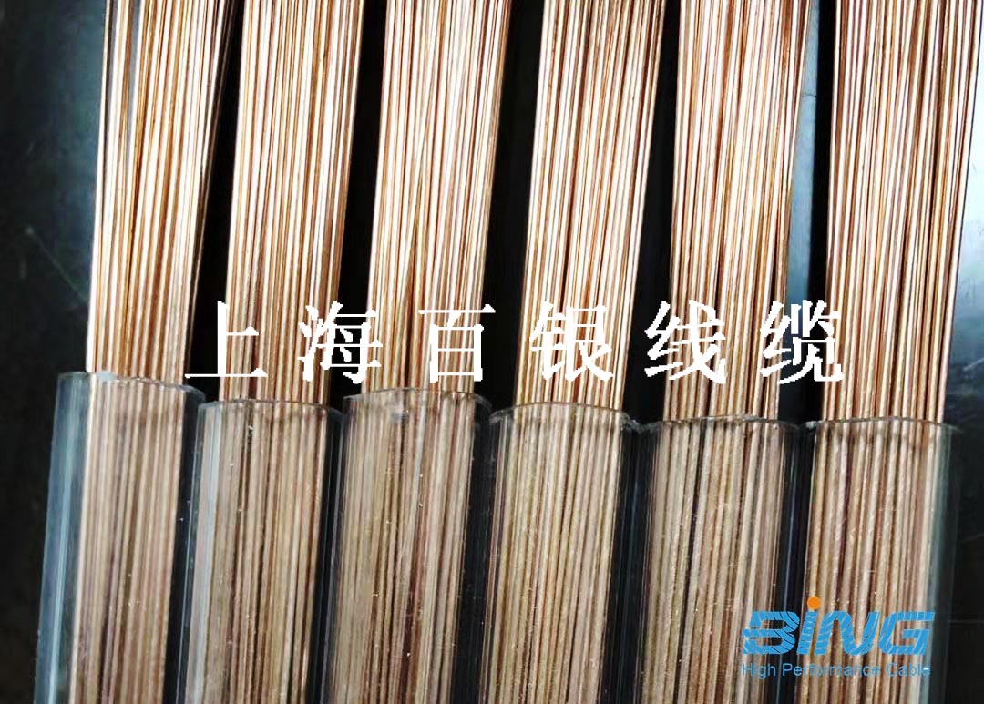 低损耗极细半刚线，热稳定性半刚线，具有焊接不开裂，绝缘不膨胀等特点。外径0.787mm，外径0.80