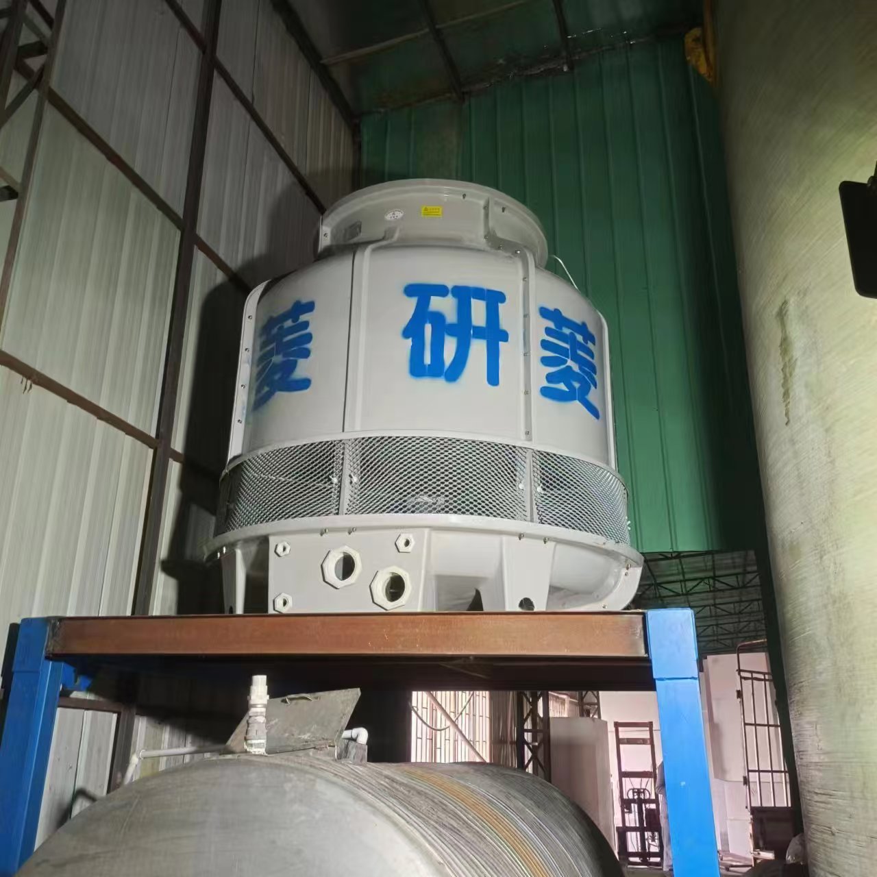 30T圆形冷却塔 工业塔 黄色水塔 低噪音低耗能  性能稳定