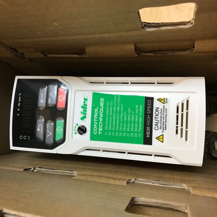 尼得科CT高频驱动器HS30-02400018A重载0.55KW