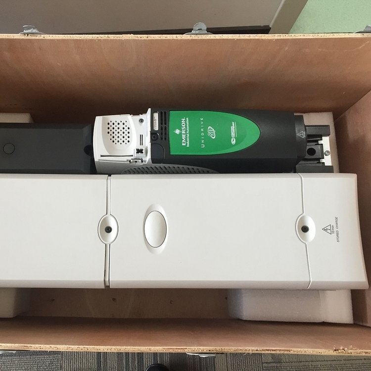 艾默生变频器不带制动Unidrive SPMD1421