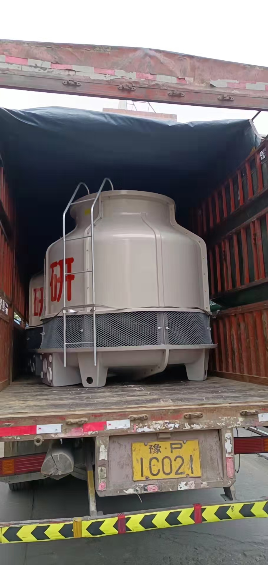 60T圆形冷却塔 凉水塔 黄色水塔 低噪音低耗能  性能稳定