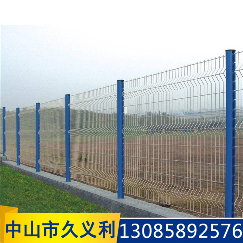 厂家供应护栏网桃形柱防盗护栏网公路小区仓库围栏网铁丝网