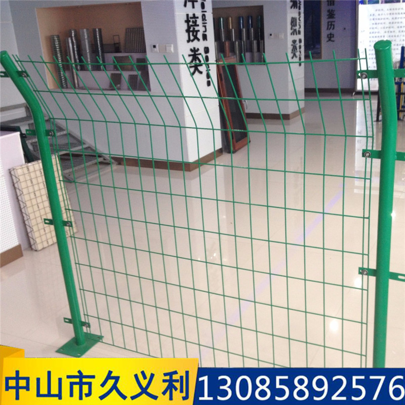 护栏网现货双边丝护栏网高速公路防护栏果园圈地安全双边丝防护网