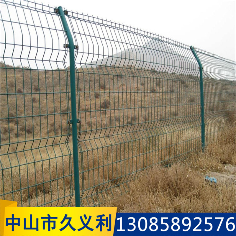 直销绿色防护篮球网球场围栏铁丝勾花网球场围栏学校运动球场护栏