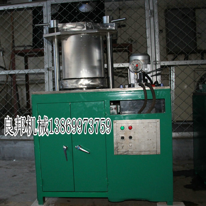 供应新款现榨油榨油机 现榨现卖型 油香四溢顾客稳定 供应超市