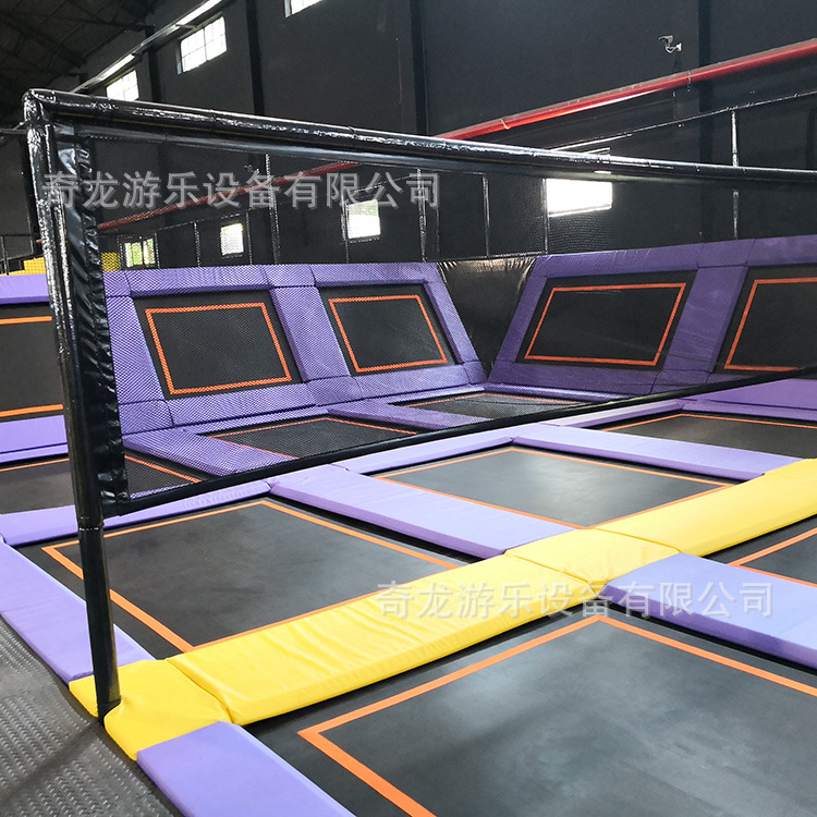 2018厂家直销大型酷跑蹦床室内 儿童乐园蹦床蹦极娱乐运动大跳床