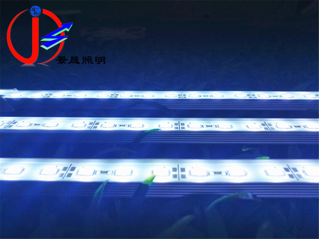 深圳LED灯条厂家供应5730贴片硬灯条户外装饰滴胶防水LED硬灯条