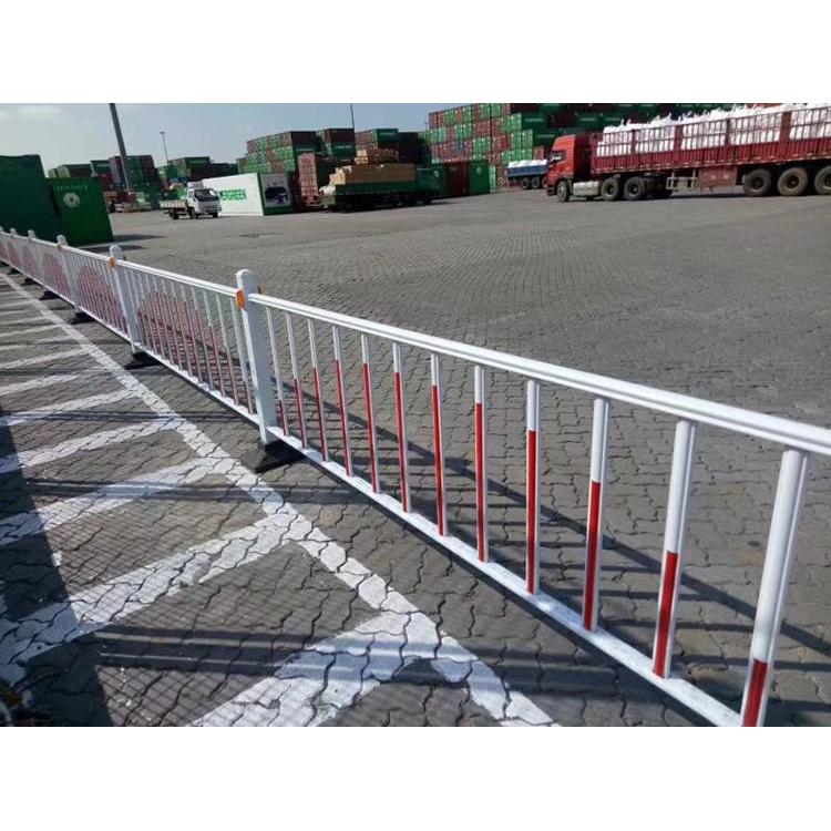 厂家直销喷塑道路护栏批发 花式交通护栏批发