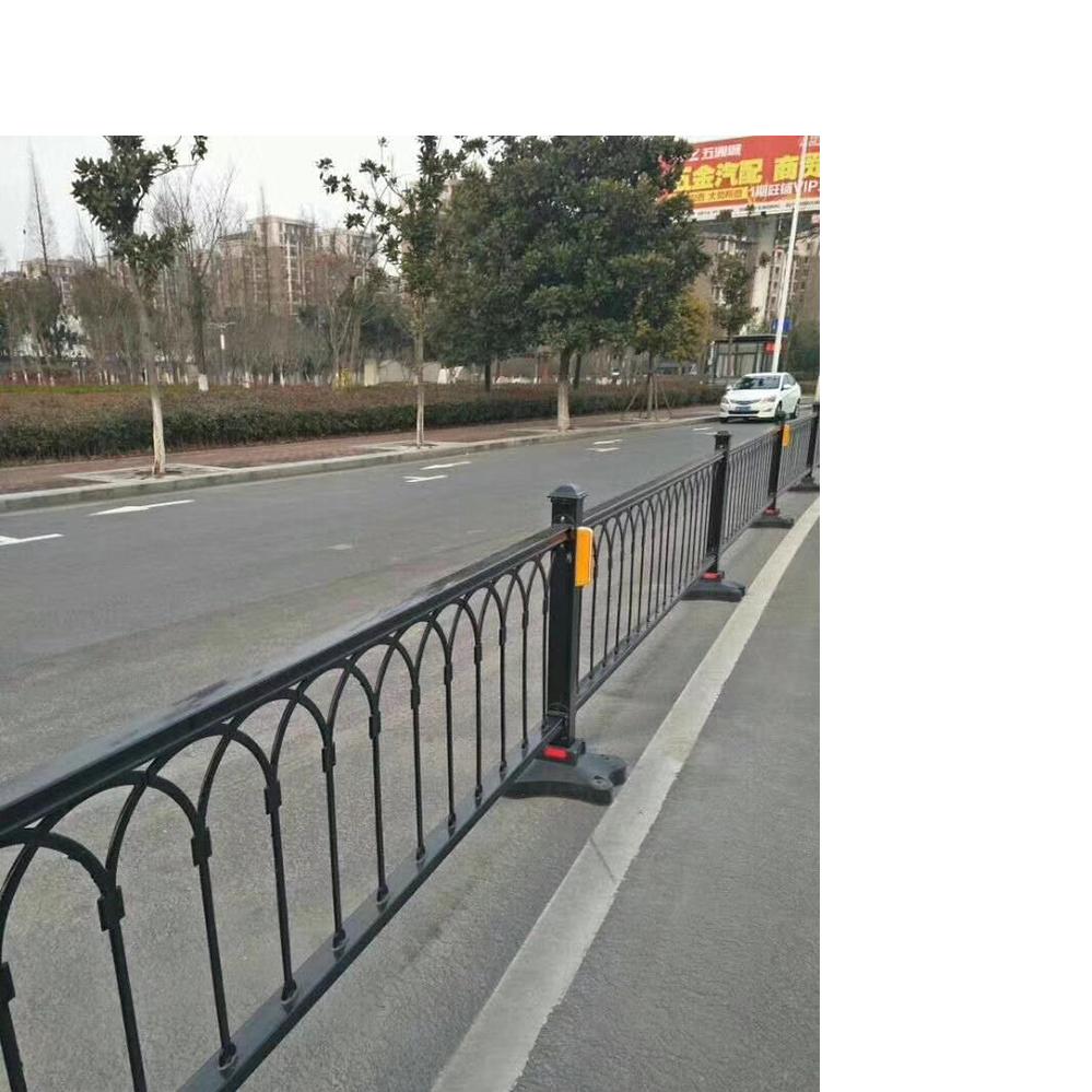 山东城市道路护栏加工 道路护栏定制 交通护栏网批发