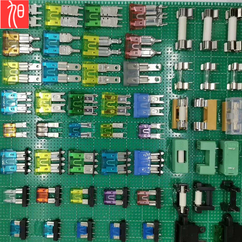 汽车保险丝座端子小号中号汽车车用PCB保险丝夹子热销产品
