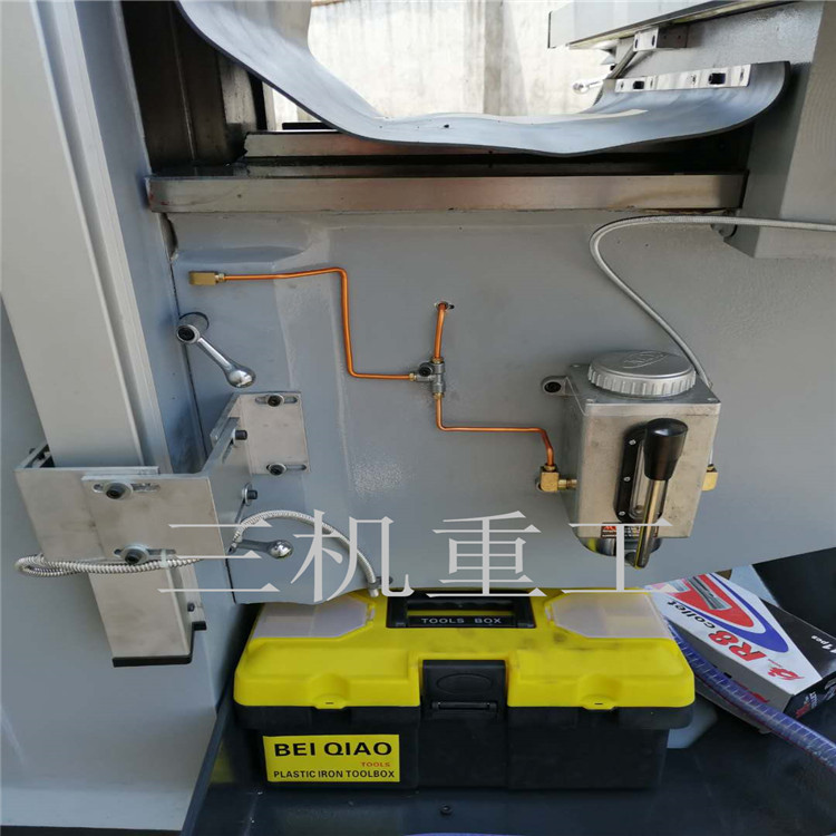 经济型高速炮塔铣床 立卧两用M5铣床6325 三轴数显 电子走刀器