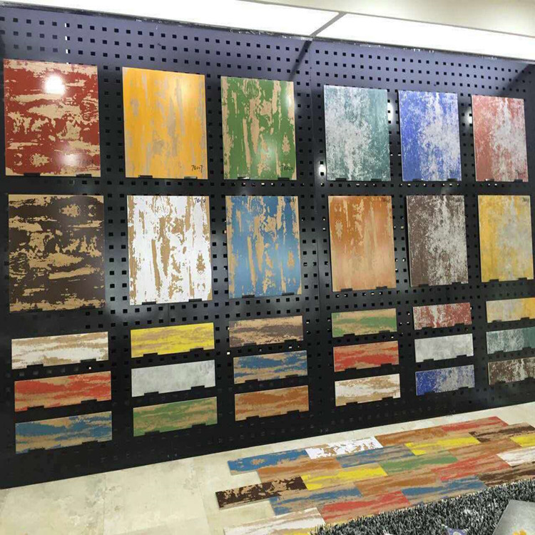 定做地板展示架 金属喷涂黑色展架配套挂钩 展示洞板带孔背板厂家