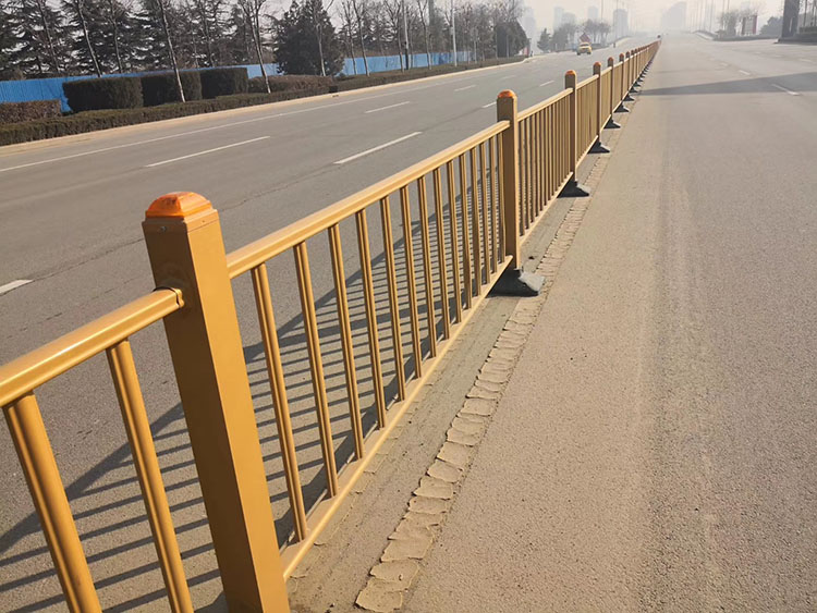 高速公路护栏 道路中央隔离护栏 厂家供应