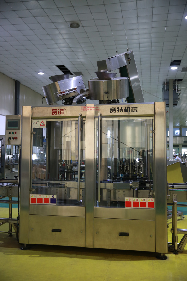 青州玻璃水灌装生产线  液体肥料灌装机  自动液体灌装生产线
