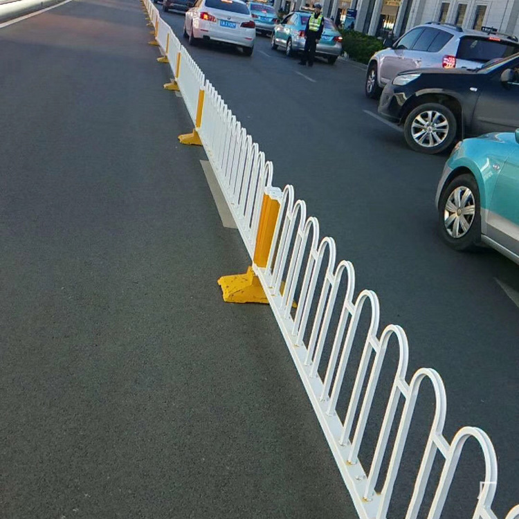 道路护栏厂家供应 道路中央隔离护栏 交通安全隔离京式护栏