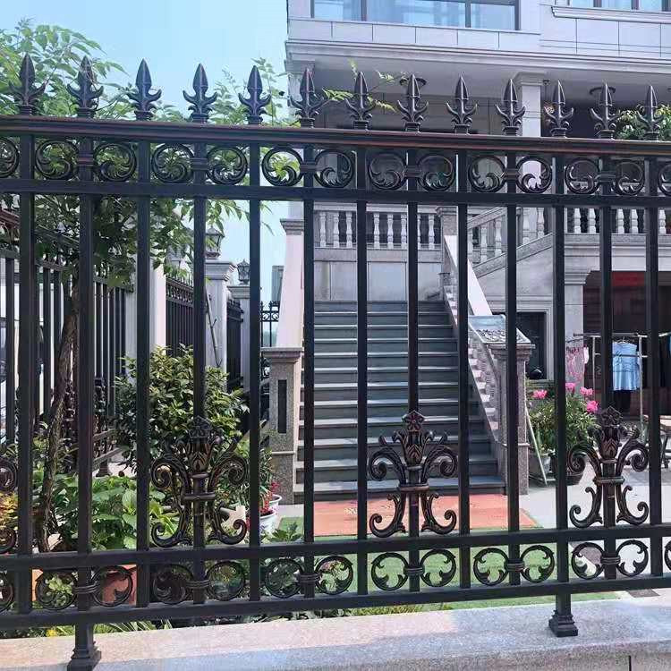 铝艺护栏_别墅阳台铝合金围栏_庭院防盗护栏_铝合金栅栏
