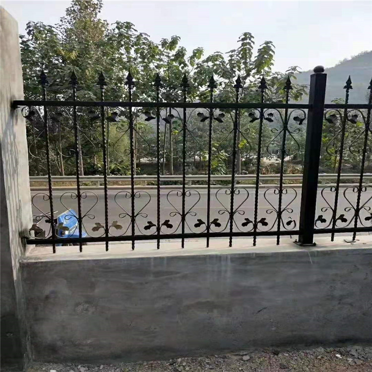 厂家供应铸铁护栏_铸铁围墙围栏_定制批发铸铁铁艺围栏