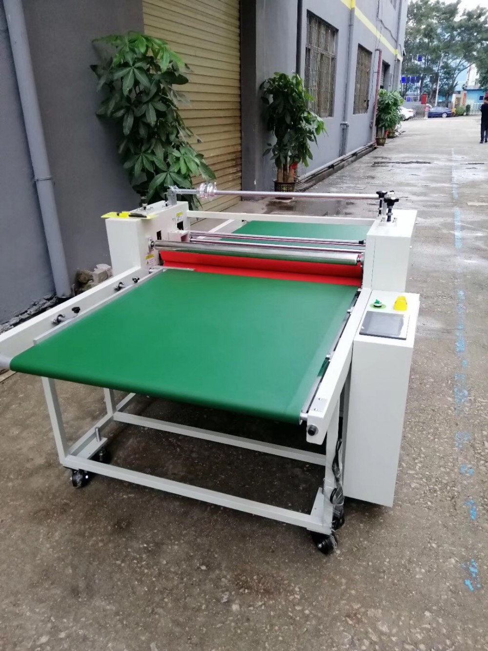 贴膜机厂家热销中一诺牌板材覆膜机钢板贴膜机完整无气泡