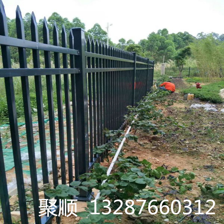 道路护栏 锌钢护栏山东护栏--聚顺