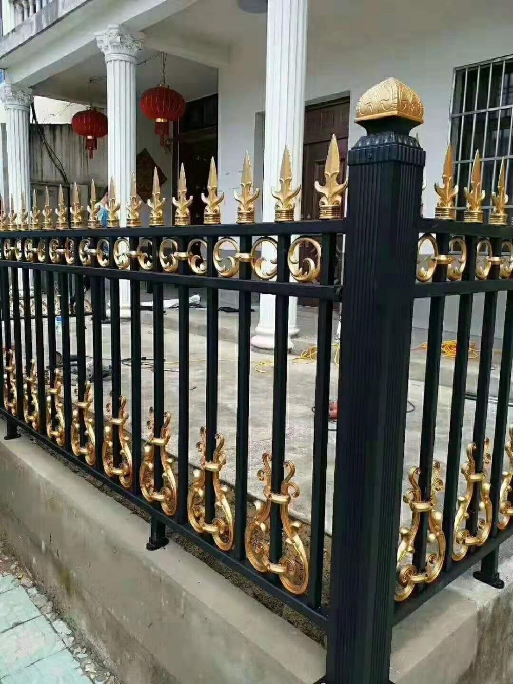 高档铝艺造型护栏_铝合金欧式护栏_欧式别墅围墙_院子栏杆-别墅区大门