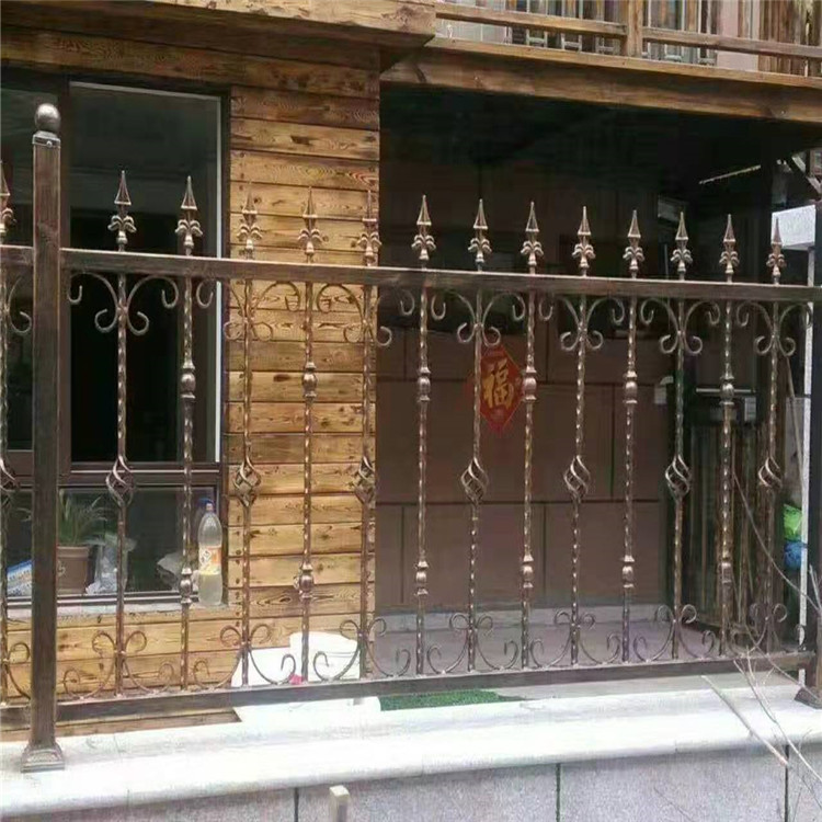 厂家直销小区铁艺护栏_铁艺围墙栅栏_别墅防爬栏杆工程安装