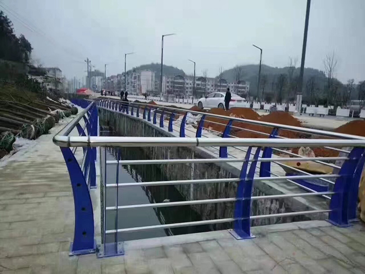 桥梁防护栏加工定制 精美桥梁护栏 桥梁护栏生产