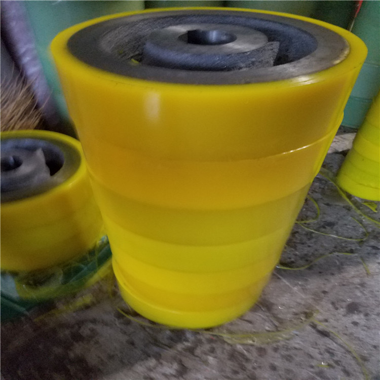 厂家生产聚氨酯包胶滚轮  耐磨聚氨酯包胶摩擦轮