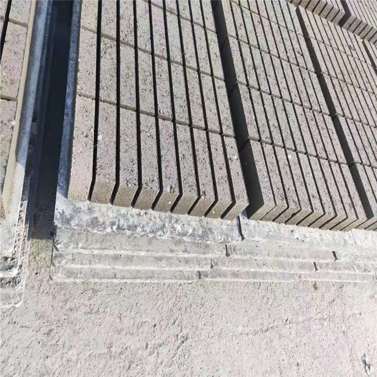 东诚批发直供 水泥砖机砖托板 空心砖机砖托板厂