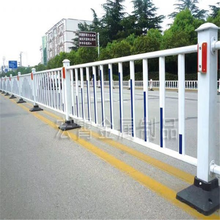 市政道路护栏_锌钢公路防撞护栏_马路交通安全护栏_防护隔离栏杆