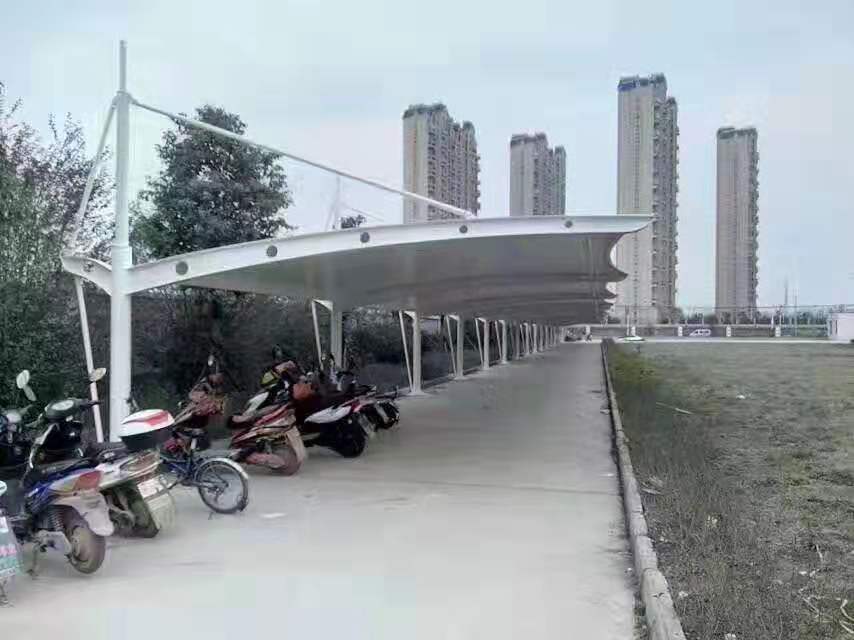 厂家定制膜结构汽车棚_膜结构停车棚---七字型膜结构停车棚汽车棚_户外遮阳充电车棚