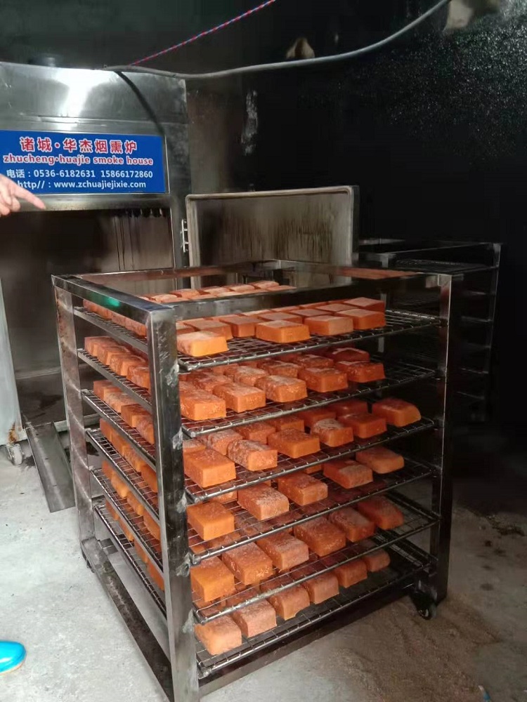诸城华杰烟熏炉价格  外置发烟炉  香干环保烟熏炉  商用小型烟熏炉