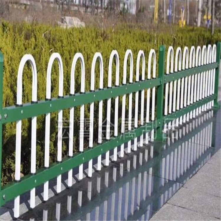 锌钢草坪护栏价格优惠_蓝白色绿化草坪护栏_公园花池景观围栏网质量保障