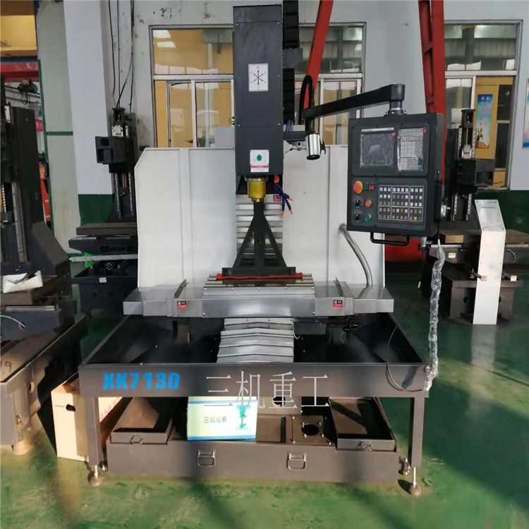 数控铣床经济型XK7130数控铣床XK550加工中心数控电脑锣小型数控铣床