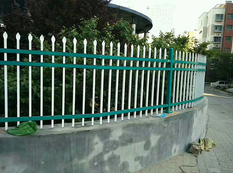 小区防护栏 锌钢护栏厂家 热镀锌护栏 锌钢护栏生产