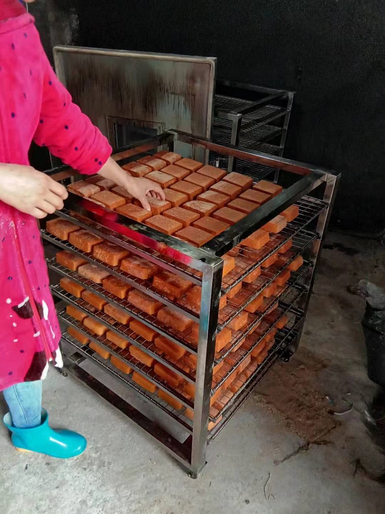 诸城华杰小型烟熏炉价格   小型豆干烟熏炉  烟熏炉上色均匀节能环保  诸城华杰机械