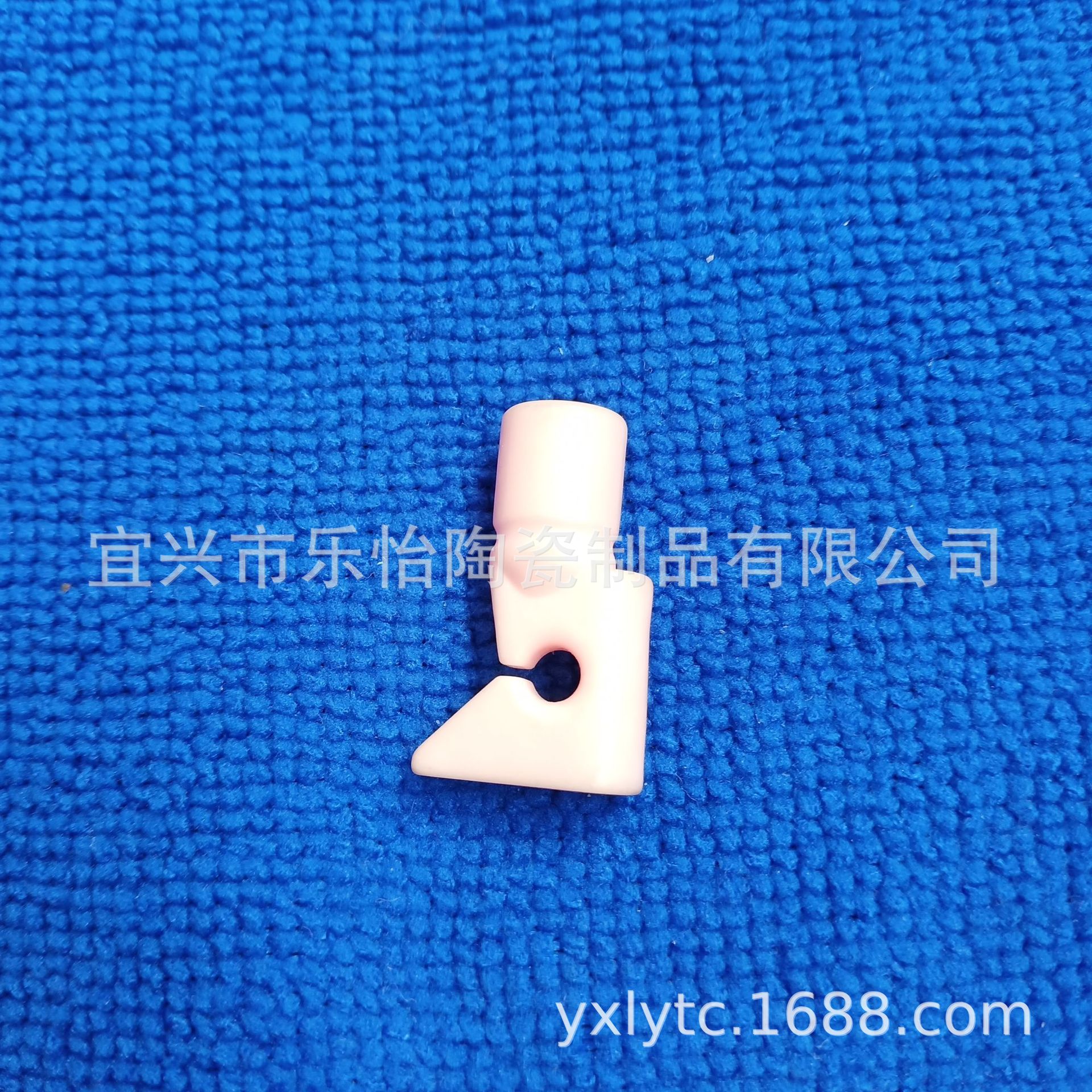 纺织陶瓷件氧化铝陶瓷零件各种精密结构件陶瓷螺纹头可加工