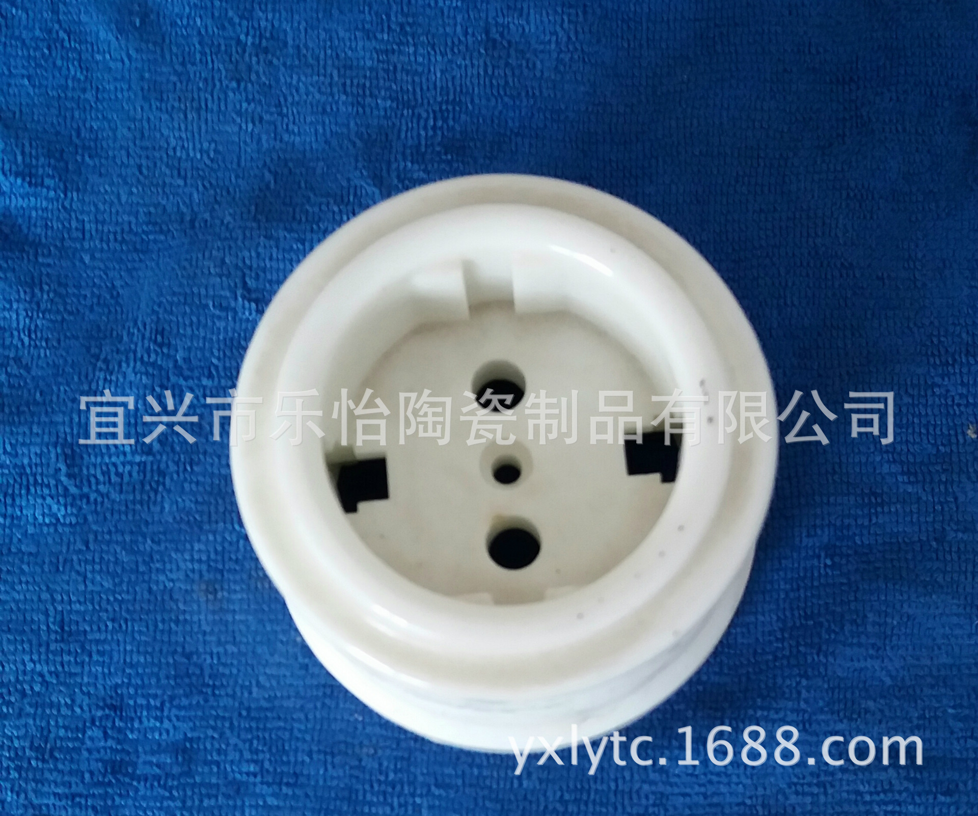 氧化铝多孔陶瓷板多孔陶瓷环工业精密陶瓷环加工定制