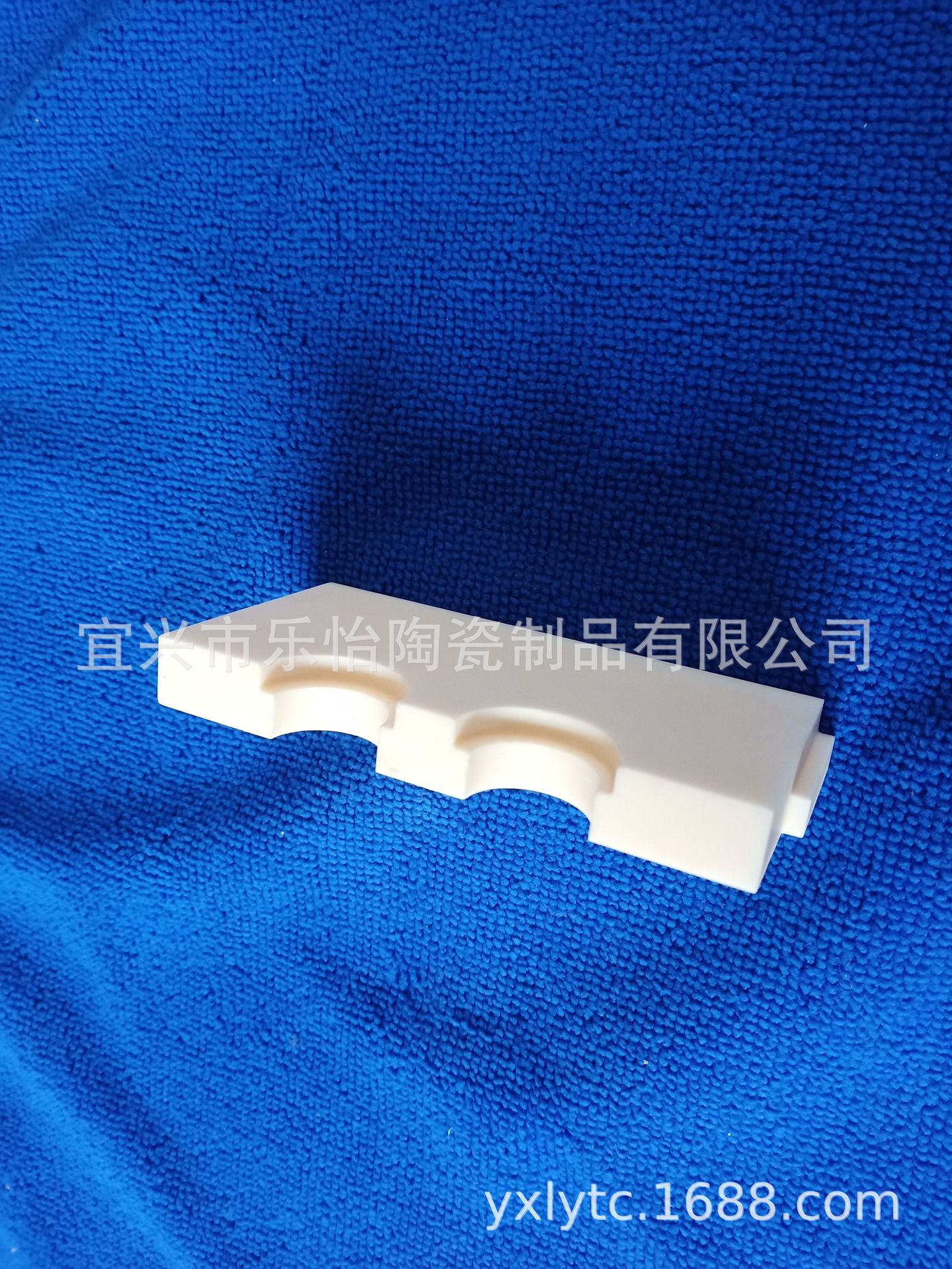 氧化铝陶瓷件99瓷氧化铝工程陶瓷零件陶瓷绝缘子可加工