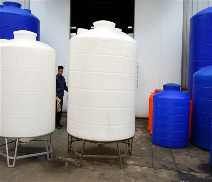 10吨次氯酸钠储罐一次成型