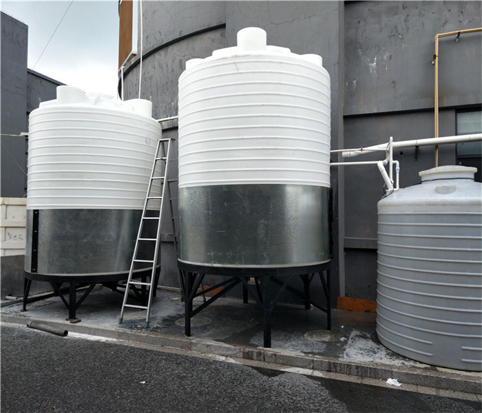 厂家直销农用液体施肥10吨塑胶储罐大型塑料水箱30立方PE罐
