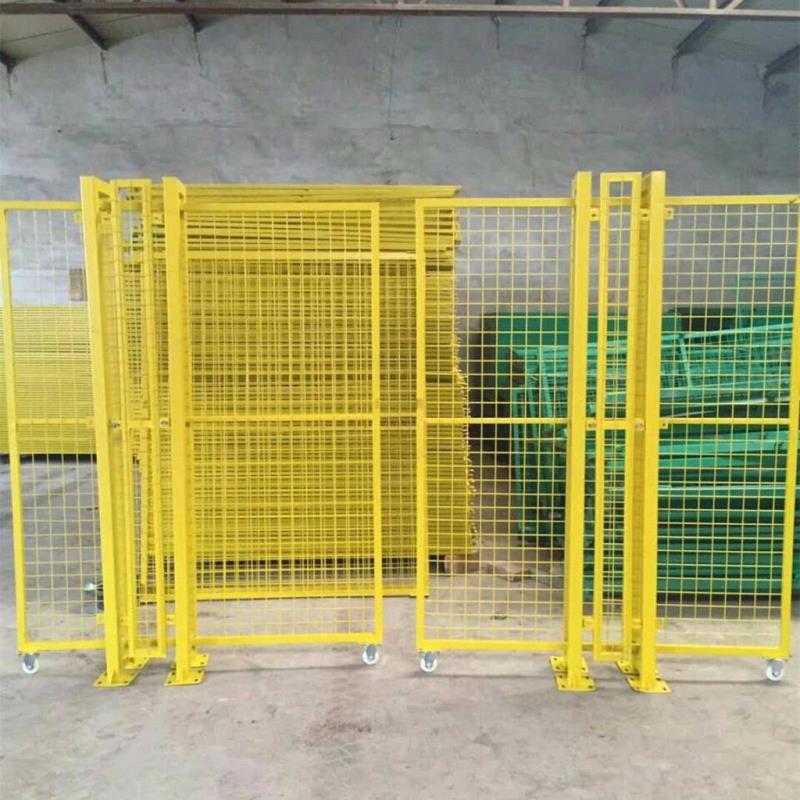 深圳厂家供应防护网双边丝护栏网高速公路护栏网防腐耐用