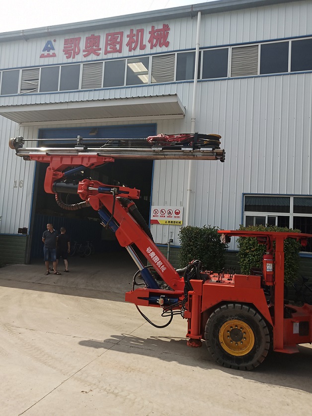 巷道凿岩台车隧道掘进台车矿用凿岩台车掘进钻车隧道掘进台车履带凿岩台车采矿台车