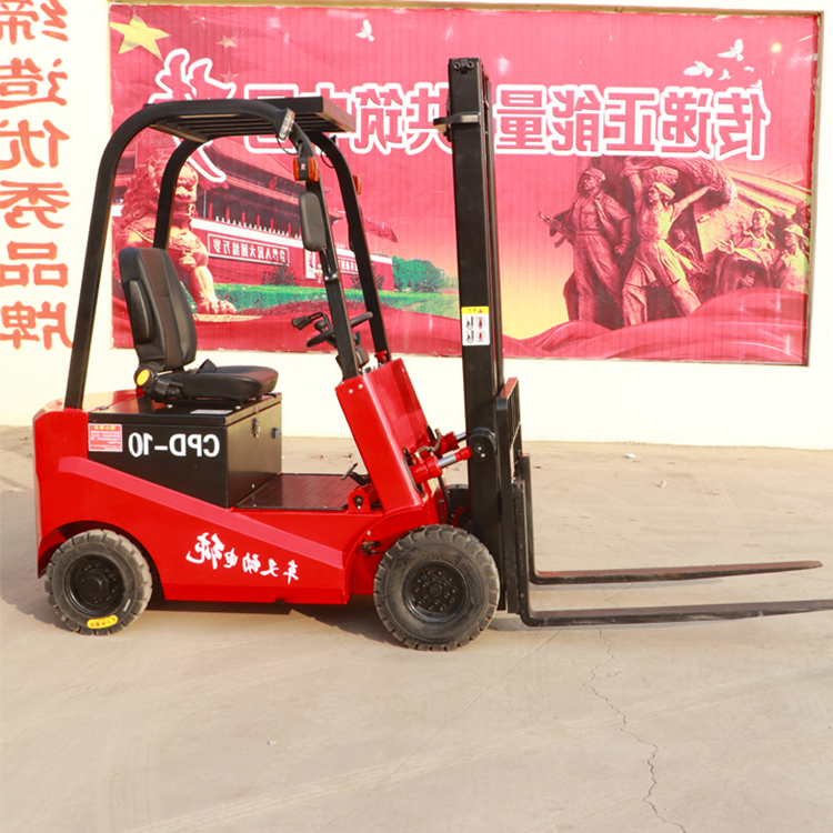 1-1.5吨前移式全电动叉车 小型电动叉车 四轮座驾式电动叉车 按需供应