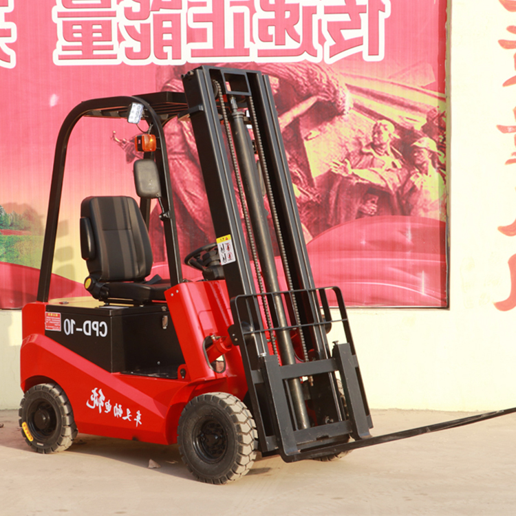 厂家供应 电动叉车 四轮座驾式电动叉车 小型电动升降搬运车堆高车