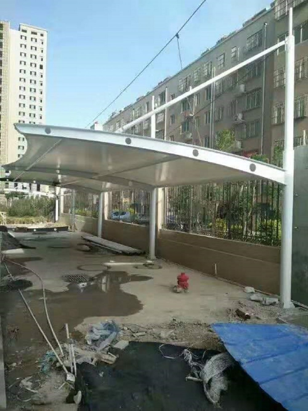 小区汽车棚--充电桩车棚_汽车棚遮阳篷_膜结构车棚--小区膜结构停车棚