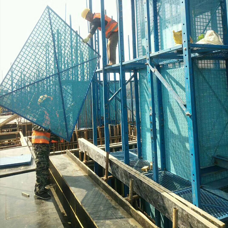 国固爬架网片镀锌金属冲孔建筑防护用爬架网