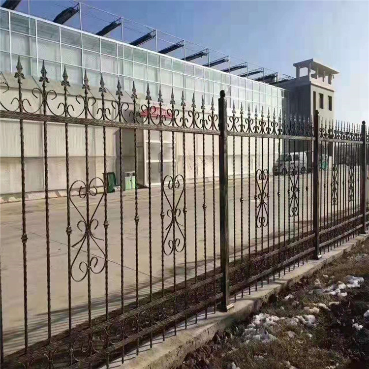 小区别墅铁艺护栏_螺纹钢焊接隔离围墙防护栏_锌钢围墙栏杆定制加工