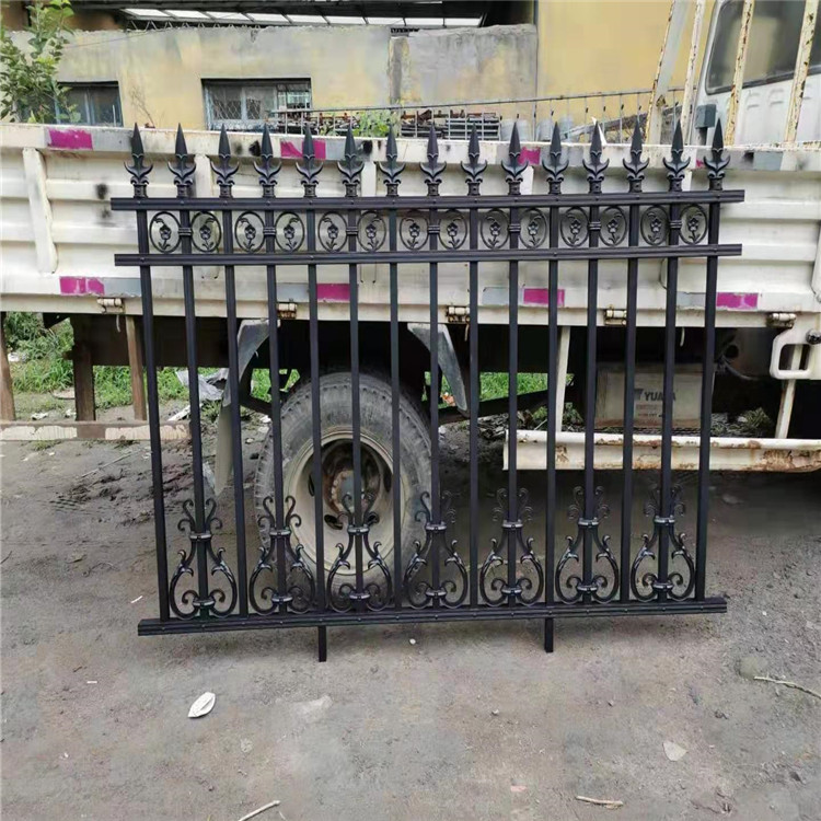 庭院大门厂家_折叠门