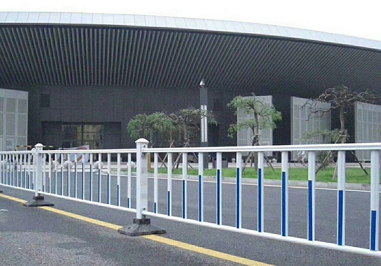 道路护栏定制 云滴定制 欢迎致电咨询